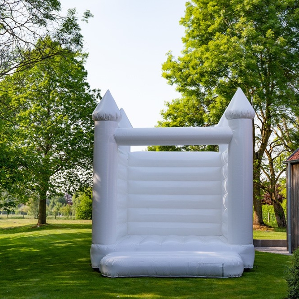 Air Blanche springkasteel